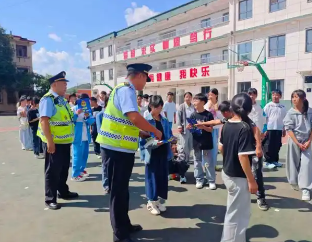 对全市村庄学生出行安全相关展开调度针